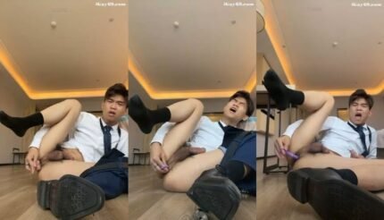 วัยรุ่นตี๋ทาสออนไลน์ใช้ sex toy สารพัดรูปแบบเสียบรูตูดให้เจ้านายดู ไลฟ์สดฉีดน้ำใส่รูตูด โชว์สกิลอมและเลียเท้า ชักว่าวน้ำแตกให้นายสาว!?!ดู
