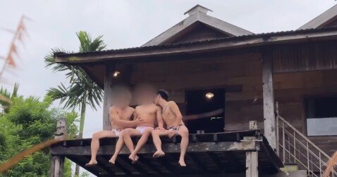 3หนุ่มเหนือชวนกันมาเย็ดCountdownบนดอย ที่พักวิวสวยเย็ดได้บรรยากาศ เย็ดกันตั้งแต่สว่างยันมืด รถไฟเย็ดต่อกันเสียวหนักมาก น้ำแตกใส่ปาก